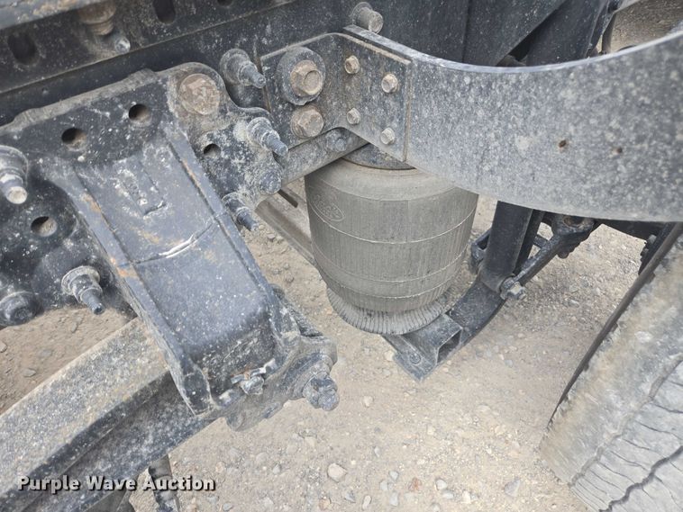 image for item FB9446 2019 Mack AN64T semi truck