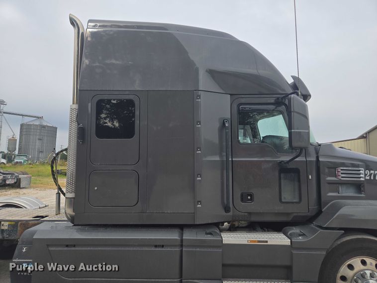 image for item FB9446 2019 Mack AN64T semi truck