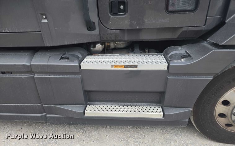 image for item FB9446 2019 Mack AN64T semi truck