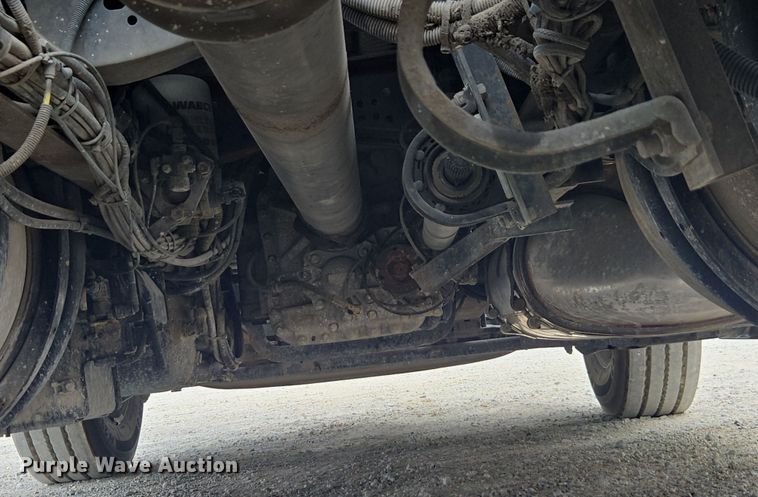 image for item FB9446 2019 Mack AN64T semi truck