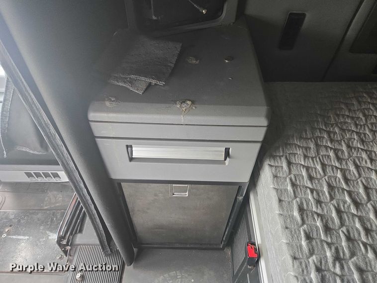 image for item FB9446 2019 Mack AN64T semi truck