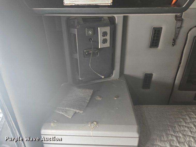 image for item FB9446 2019 Mack AN64T semi truck