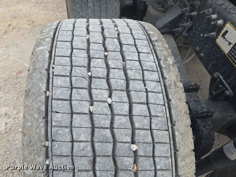 image for item FB9446 2019 Mack AN64T semi truck