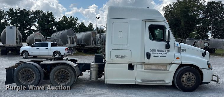 CAMIóN CAMAROTE 2015 FREIGHTLINER