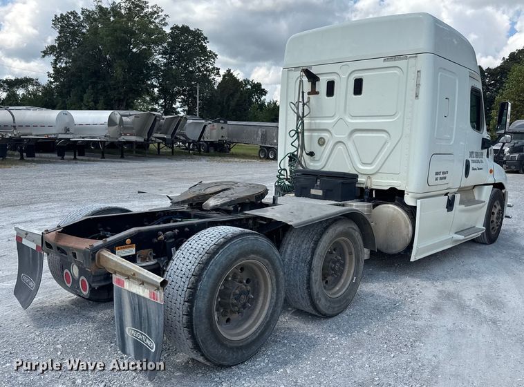 CAMIóN CAMAROTE 2015 FREIGHTLINER