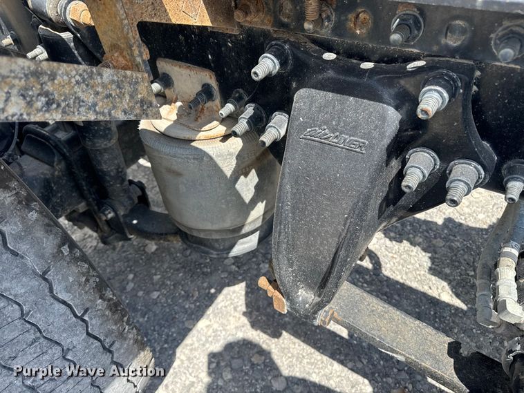 image for item FB9447 2015 Freightliner Cascadia semi truck