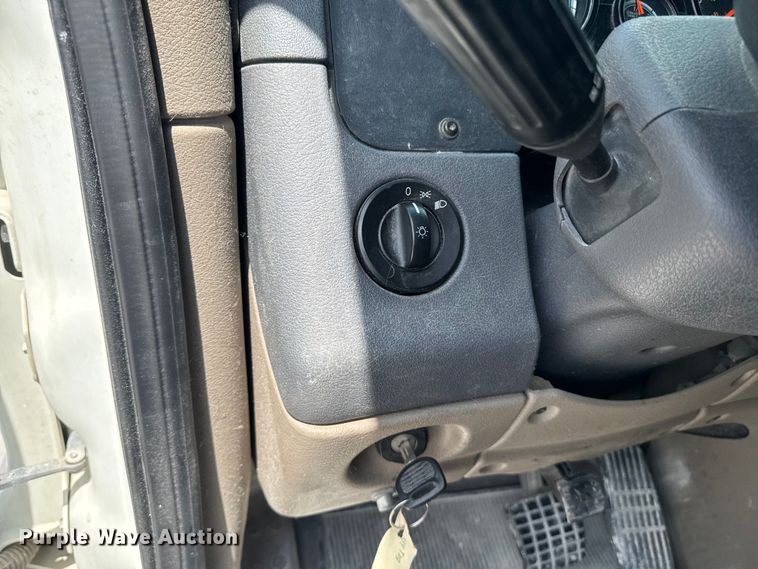 image for item FB9447 2015 Freightliner Cascadia semi truck