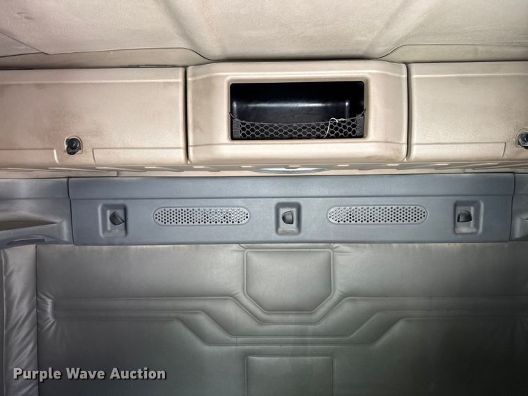 image for item FB9447 2015 Freightliner Cascadia semi truck