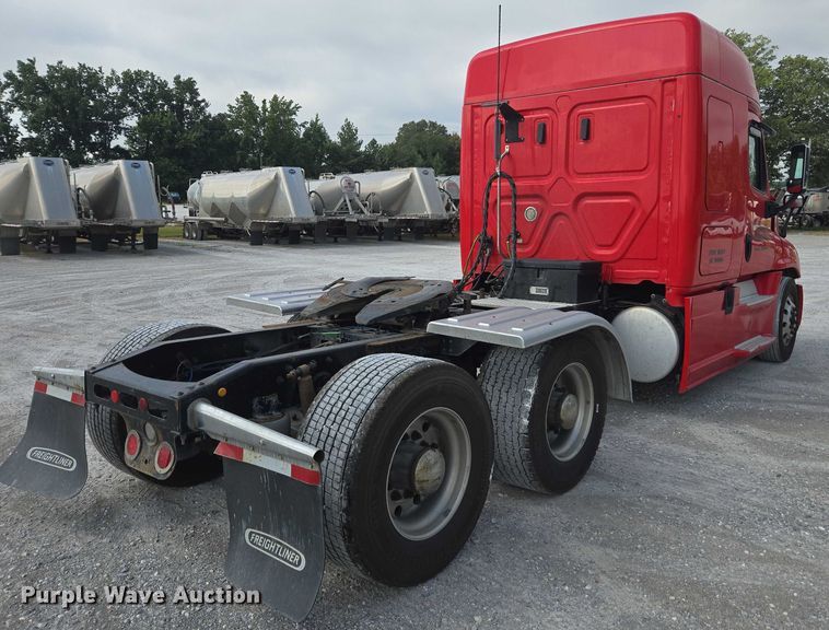 CAMIóN CAMAROTE 2018 FREIGHTLINER