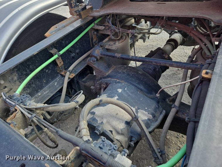 image for item FB9448 2018 Freightliner Cascadia semi truck