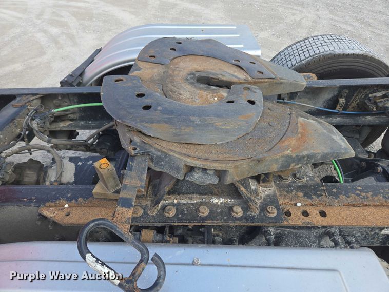 image for item FB9448 2018 Freightliner Cascadia semi truck