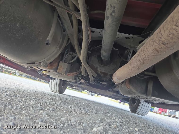 image for item FB9448 2018 Freightliner Cascadia semi truck