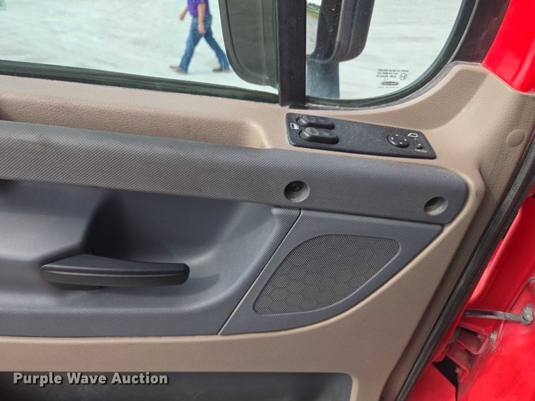 image for item FB9448 2018 Freightliner Cascadia semi truck