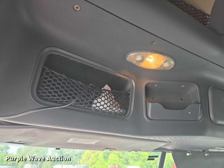 image for item FB9448 2018 Freightliner Cascadia semi truck