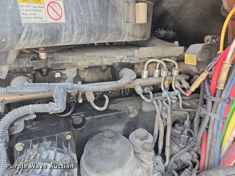 image for item FB9448 2018 Freightliner Cascadia semi truck