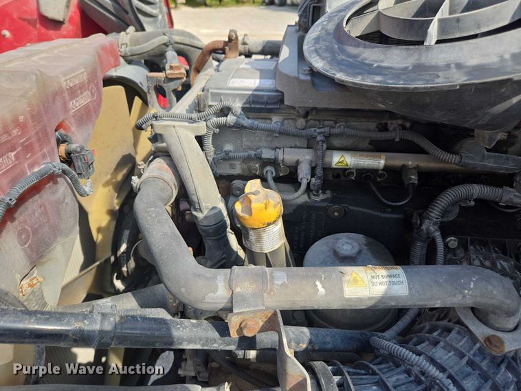 image for item FB9448 2018 Freightliner Cascadia semi truck