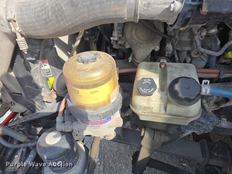 image for item FB9448 2018 Freightliner Cascadia semi truck