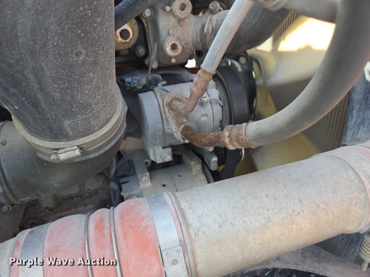 image for item FB9448 2018 Freightliner Cascadia semi truck