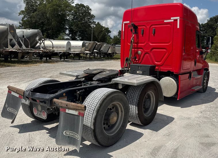CAMIóN CAMAROTE 2018 FREIGHTLINER