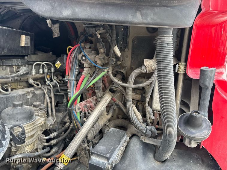 image for item FB9449 2018 Freightliner Cascadia semi truck