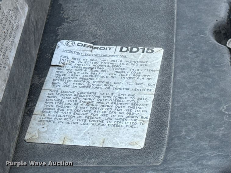 image for item FB9449 2018 Freightliner Cascadia semi truck