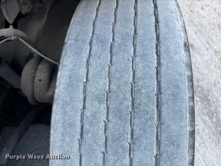 image for item FB9449 2018 Freightliner Cascadia semi truck