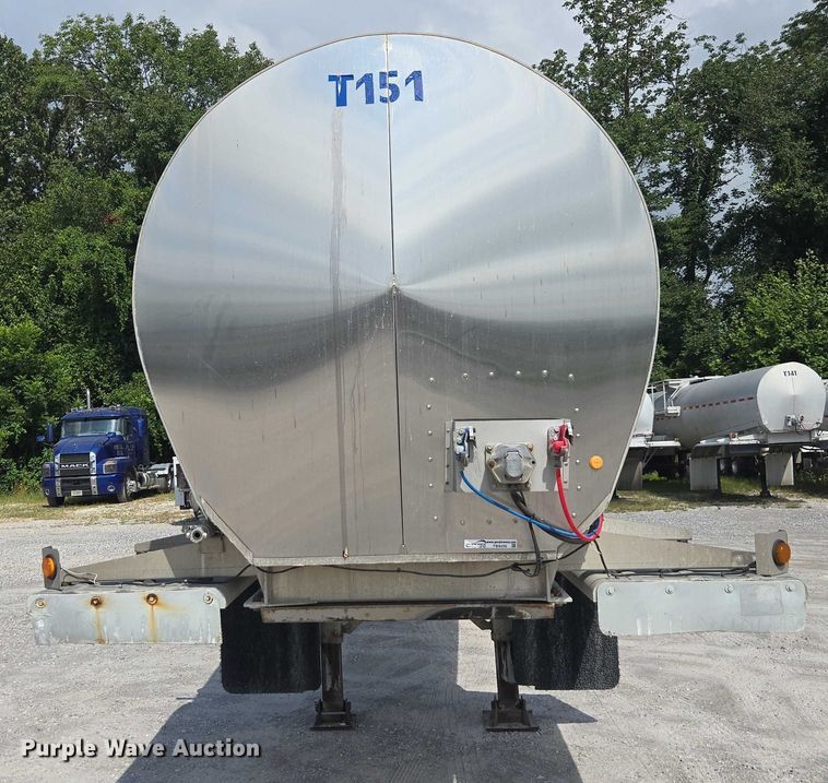 image for item FB9450 2006 Acro tank trailer