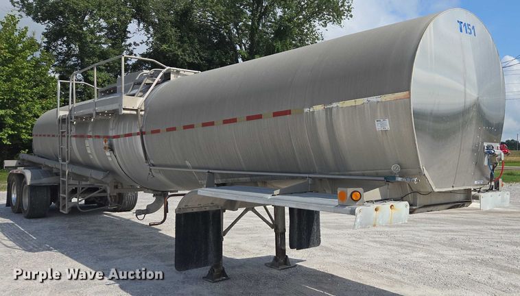 image for item FB9450 2006 Acro tank trailer