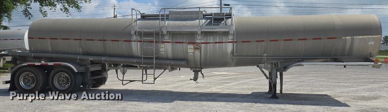 image for item FB9450 2006 Acro tank trailer