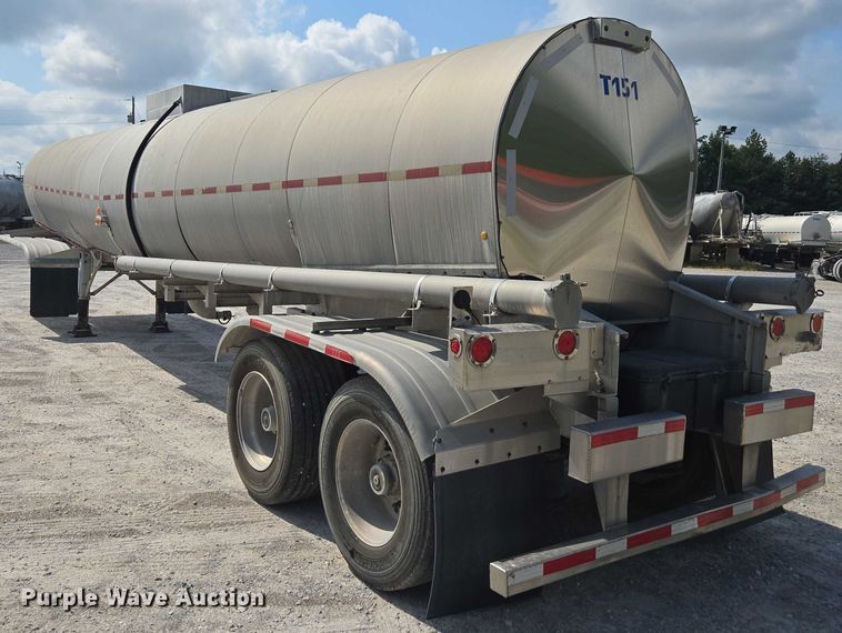 image for item FB9450 2006 Acro tank trailer