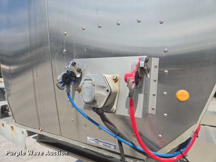 image for item FB9450 2006 Acro tank trailer