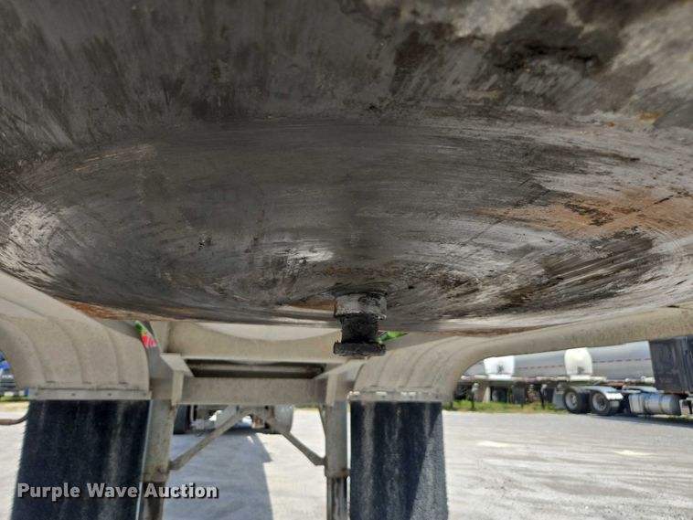 image for item FB9450 2006 Acro tank trailer