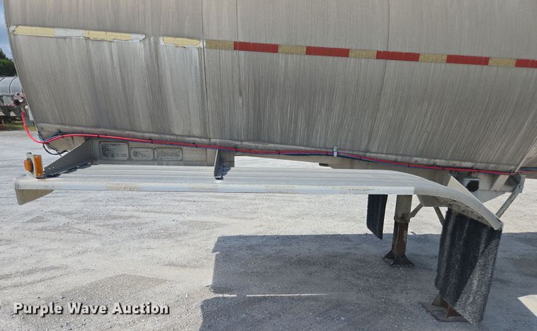 image for item FB9450 2006 Acro tank trailer