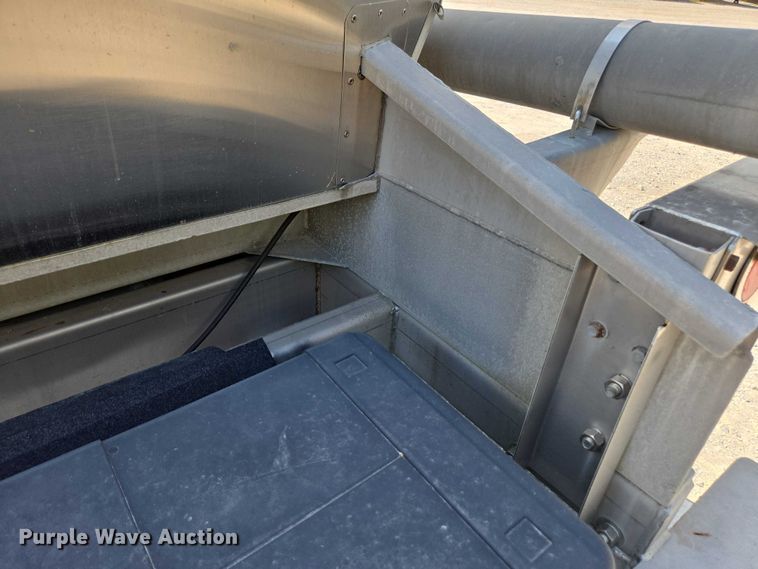 image for item FB9450 2006 Acro tank trailer