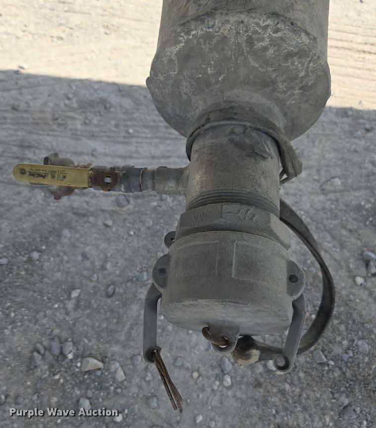 image for item FB9450 2006 Acro tank trailer