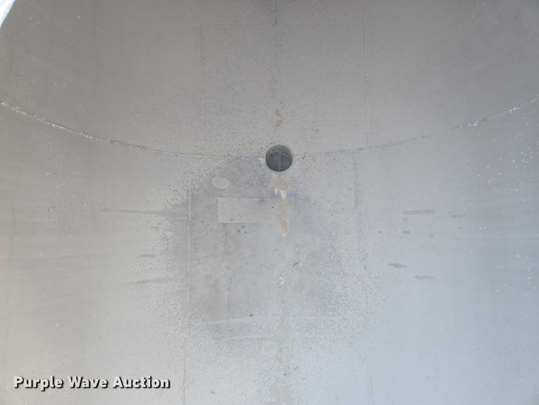 image for item FB9450 2006 Acro tank trailer