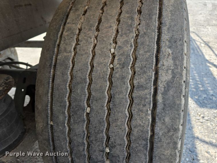 image for item FB9450 2006 Acro tank trailer