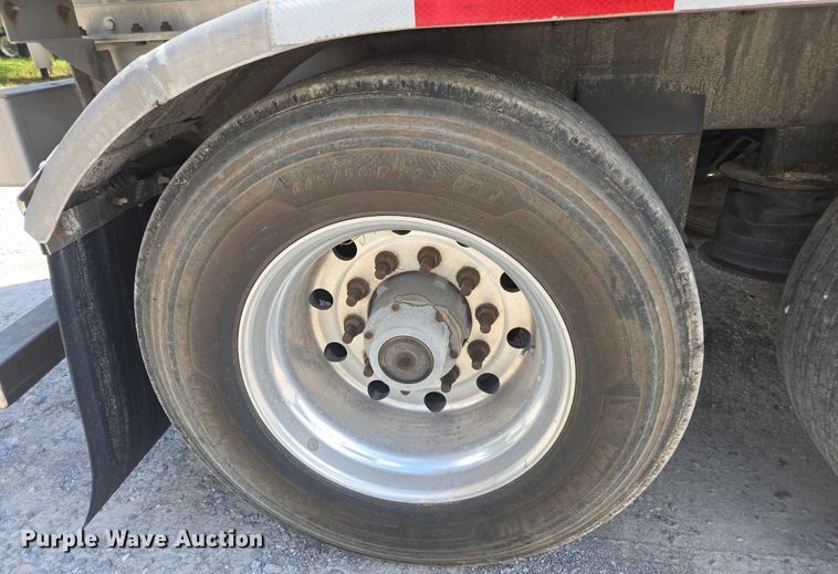 image for item FB9450 2006 Acro tank trailer