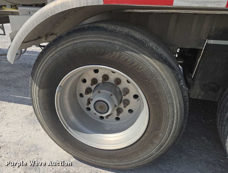 image for item FB9450 2006 Acro tank trailer