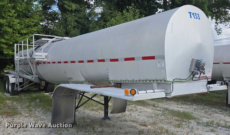 image for item FB9451 1999 Polar tank trailer