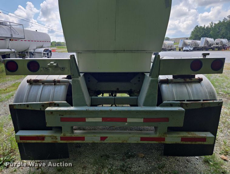 image for item FB9451 1999 Polar tank trailer