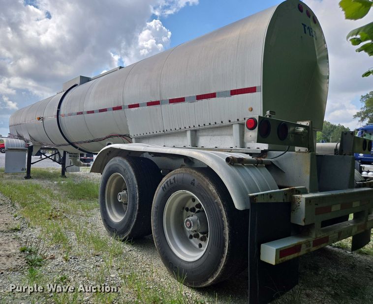 image for item FB9451 1999 Polar tank trailer