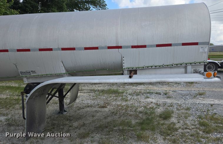 image for item FB9451 1999 Polar tank trailer