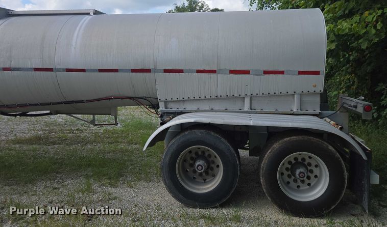image for item FB9451 1999 Polar tank trailer