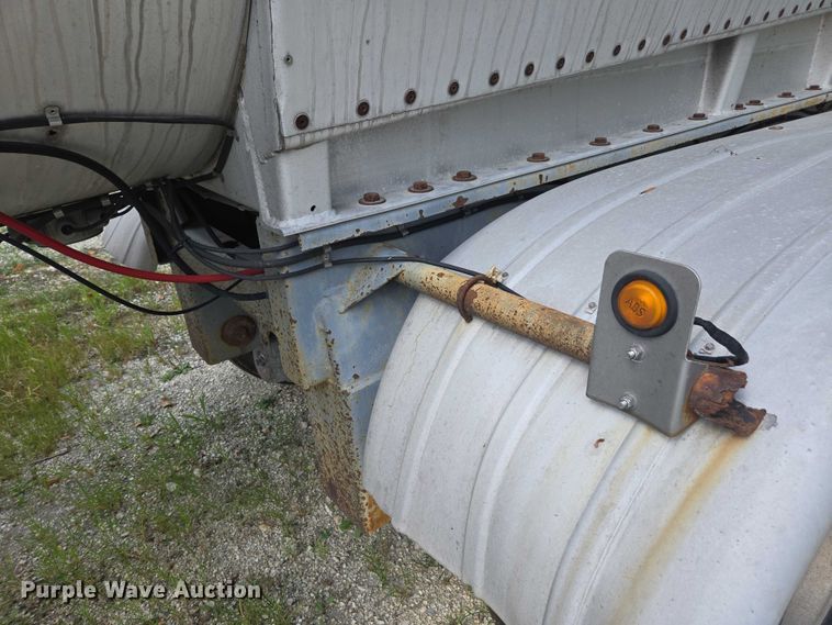 image for item FB9451 1999 Polar tank trailer