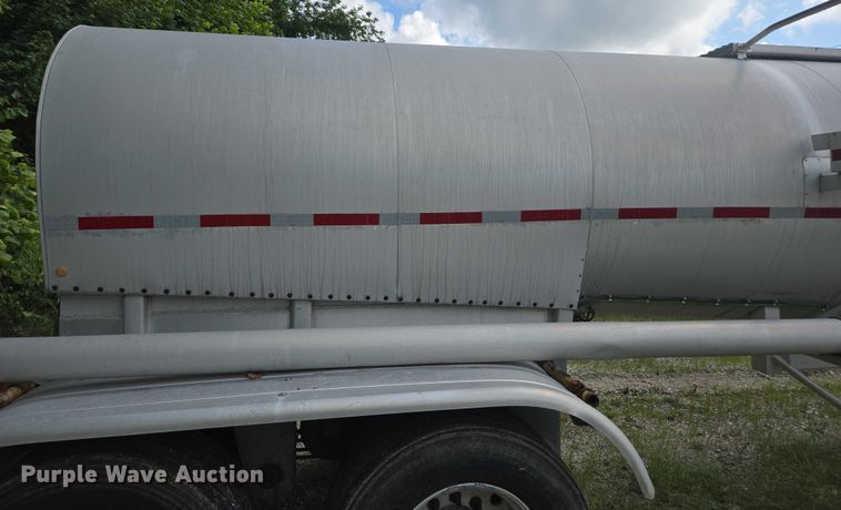 image for item FB9451 1999 Polar tank trailer