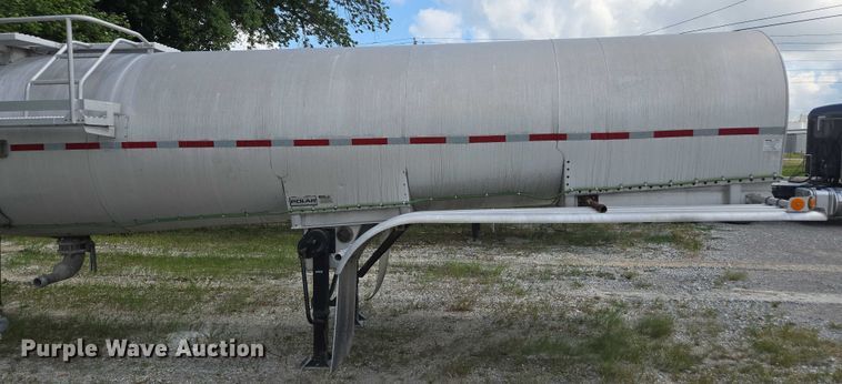 image for item FB9451 1999 Polar tank trailer