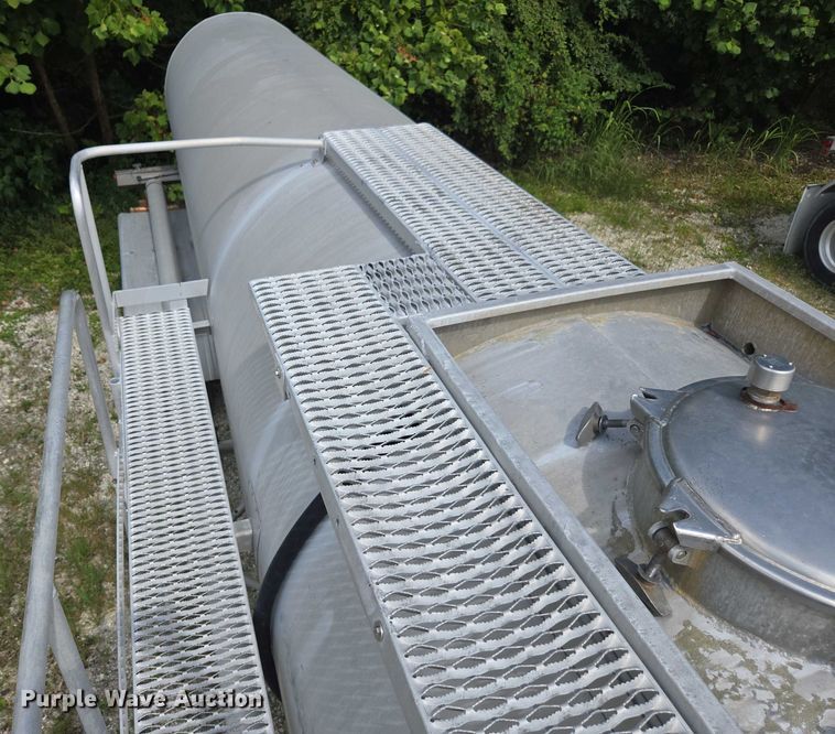 image for item FB9451 1999 Polar tank trailer