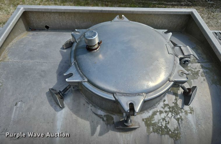 image for item FB9451 1999 Polar tank trailer