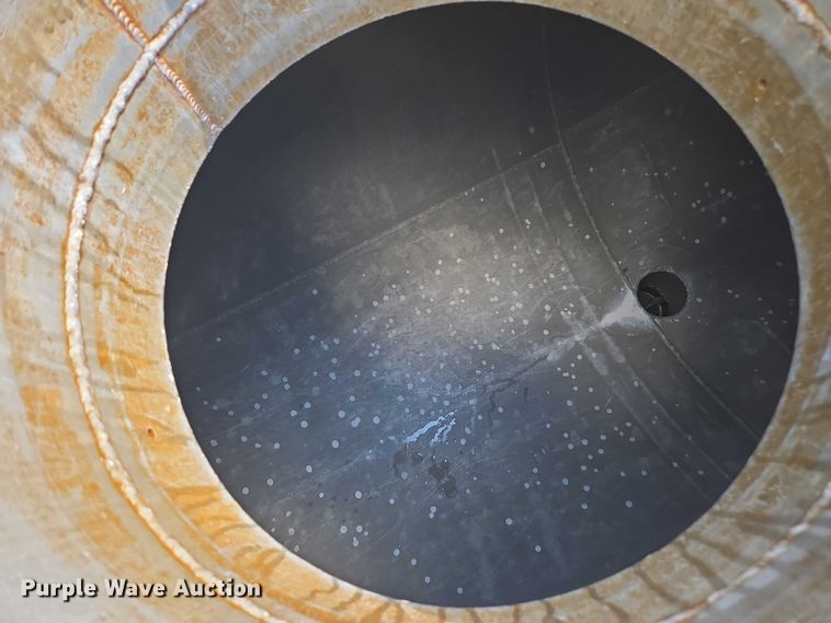 image for item FB9451 1999 Polar tank trailer